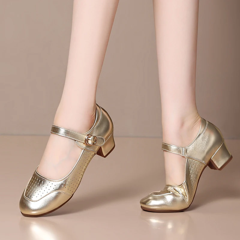 New Modern Dance Shoes Woman Soft Bottom National Standard Dating Tango Square Dance Women Shoe Leather Hollow Out dance sneaker
New Modern Dance Shoes Woman Soft Bottom National Standard Dating Tango Square Dance Women Shoe Leather Hollow Out dance sneaker