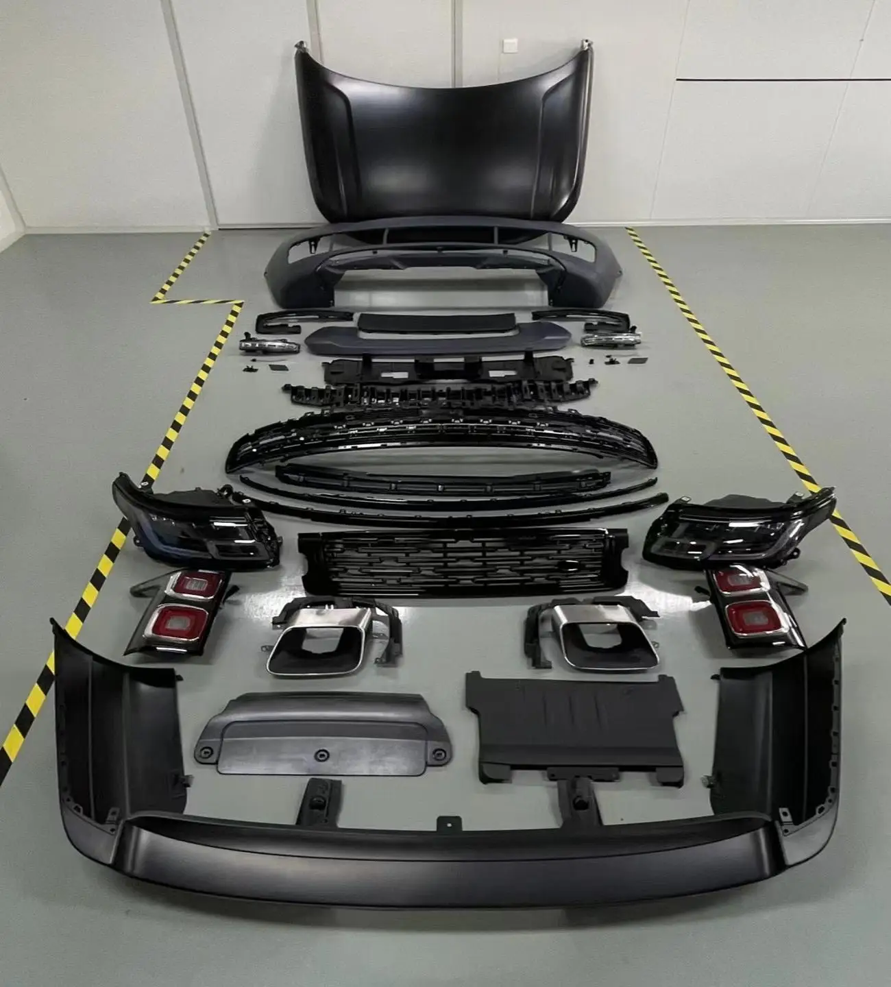 Simple Type 2023 Facelift Body Kit Old To New Upgrade For Range Rover Vogue L405 2013-2017
Simple Type 2023 Facelift Body Kit Old To New Upgrade For Range Rover Vogue L405 2013-2017