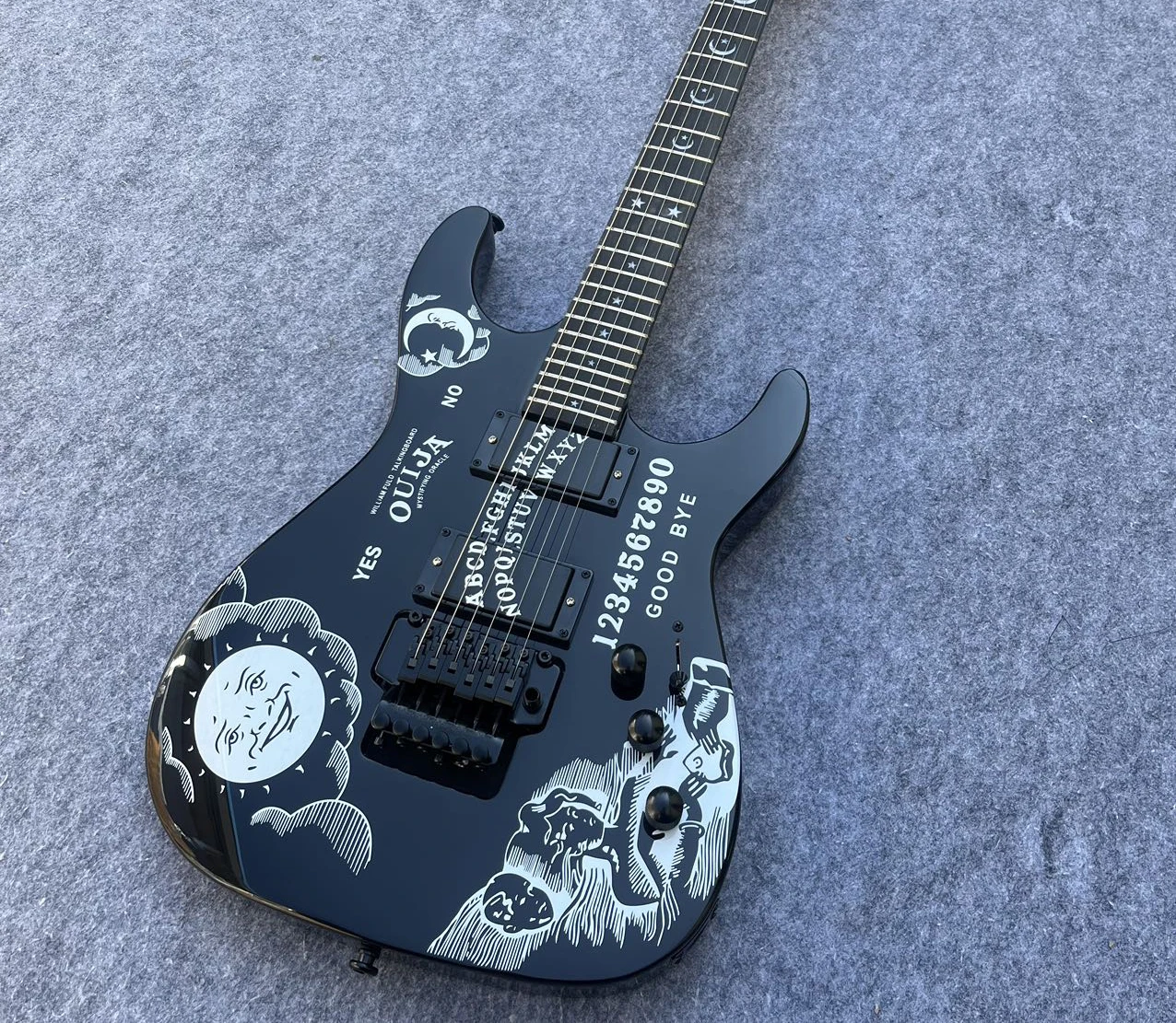 black Kirk Hammett Metallic KH2 M-II Mummy Karloff Tlmummy Guitar
black Kirk Hammett Metallic KH2 M-II Mummy Karloff Tlmummy Guitar