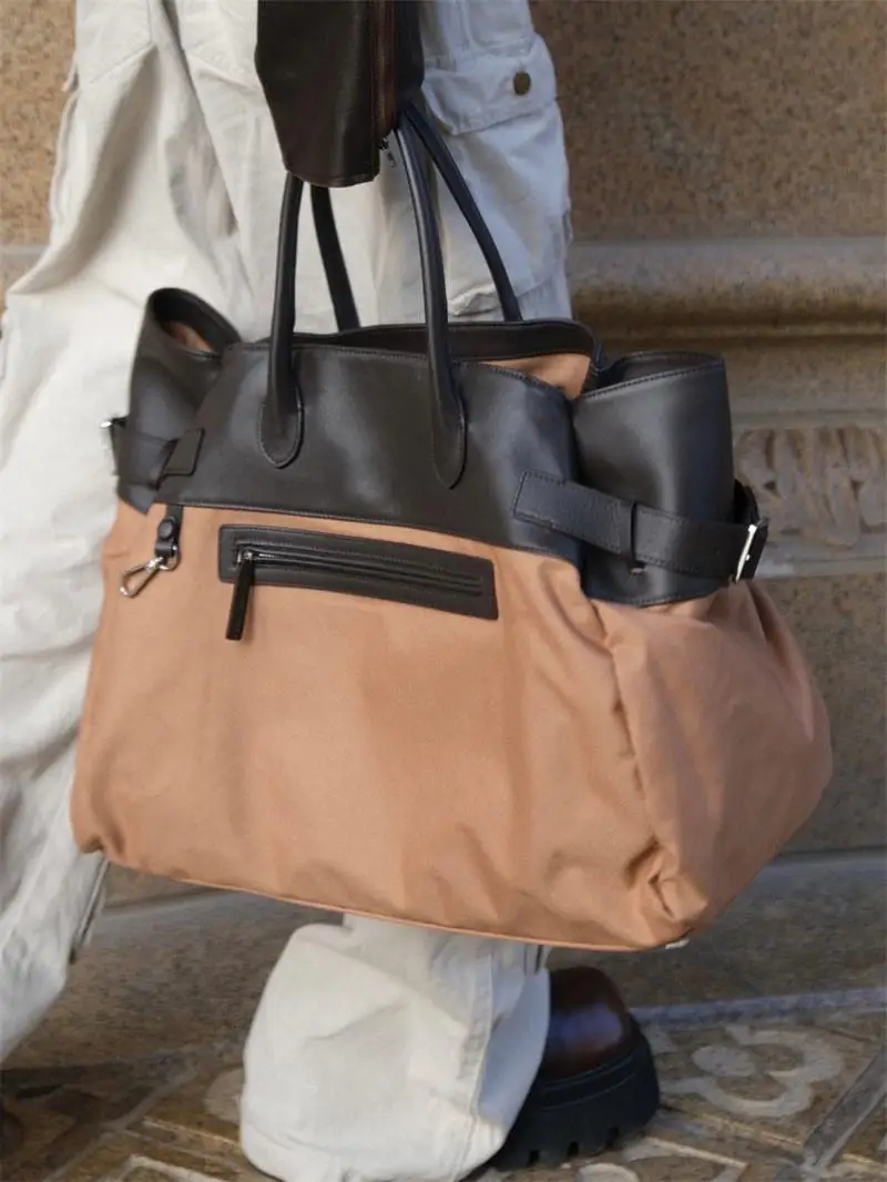 2024 New Ox Canvas Fitn Travel Large Tote Bag Nylon Patchwork Leather Handbag Commuter Tot Bag Women's Handbag
2024 New Ox Canvas Fitn Travel Large Tote Bag Nylon Patchwork Leather Handbag Commuter Tot Bag Women's Handbag