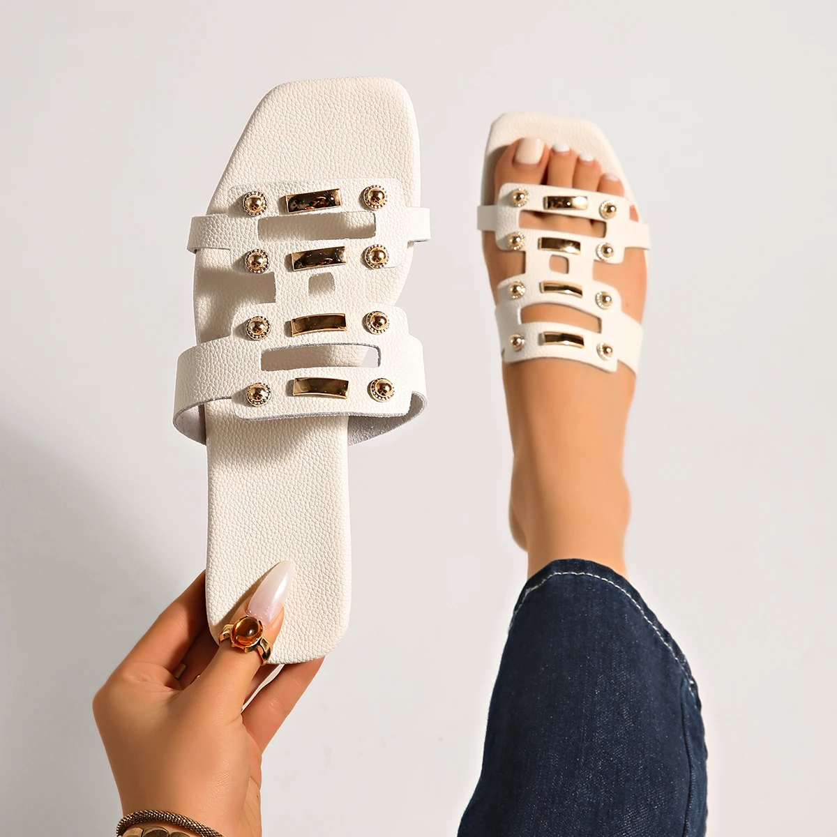 Summer Women Slippers Square Toe Flat Sandals Comfortable Non-Slip Beach Slides Women Casual Lightweight Shoes Zapatos De Mujer
Summer Women Slippers Square Toe Flat Sandals Comfortable Non-Slip Beach Slides Women Casual Lightweight Shoes Zapatos De Mujer