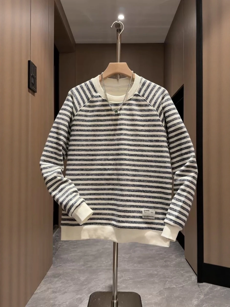 Faionable Knitted Men's Sweatirt Casual Stripe Pattern Warm All-Match Top Autumn Winter New Arrival M Clothing
Faionable Knitted Men's Sweatirt Casual Stripe Pattern Warm All-Match Top Autumn Winter New Arrival M Clothing