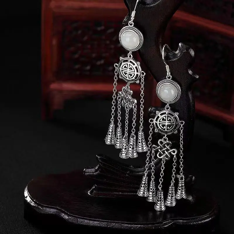 Vintage silver 925 Tassel earings Drop Retro Chinese Knot Inlaid Natural Hotan Jade earrings for women Long Hollow out Jewelry
Vintage silver 925 Tassel earings Drop Retro Chinese Knot Inlaid Natural Hotan Jade earrings for women Long Hollow out Jewelry