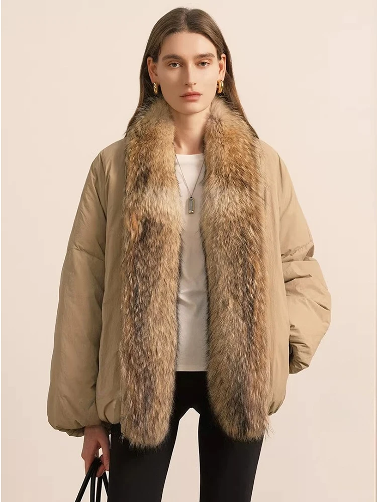Luxury Natural Wolf Fur Collar Goose Down Jackets for Women 2026 New High-end Simple Fluffy Warm Oversize Winter Down Coat
Luxury Natural Wolf Fur Collar Goose Down Jackets for Women 2026 New High-end Simple Fluffy Warm Oversize Winter Down Coat