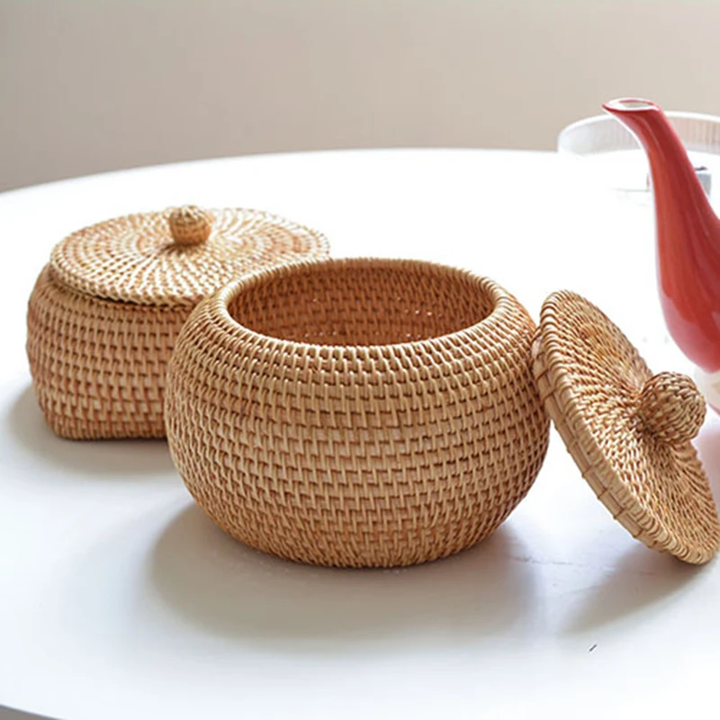 Round Rattan Boxes with Lid Hand-Woven Multi-Purpose Wicker Tray Desktop Decoration Jewelry Storage Box Make Up Organizer Box
Round Rattan Boxes with Lid Hand-Woven Multi-Purpose Wicker Tray Desktop Decoration Jewelry Storage Box Make Up Organizer Box