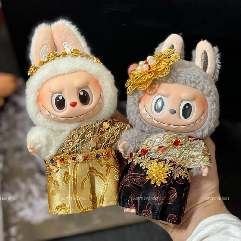 Cute Cartoon Anime Peripheral Labubu Doll Thai Clothes 17cm Sitting Party Vinyl Doll Pendant Handmade Clothing Set Toy
Cute Cartoon Anime Peripheral Labubu Doll Thai Clothes 17cm Sitting Party Vinyl Doll Pendant Handmade Clothing Set Toy