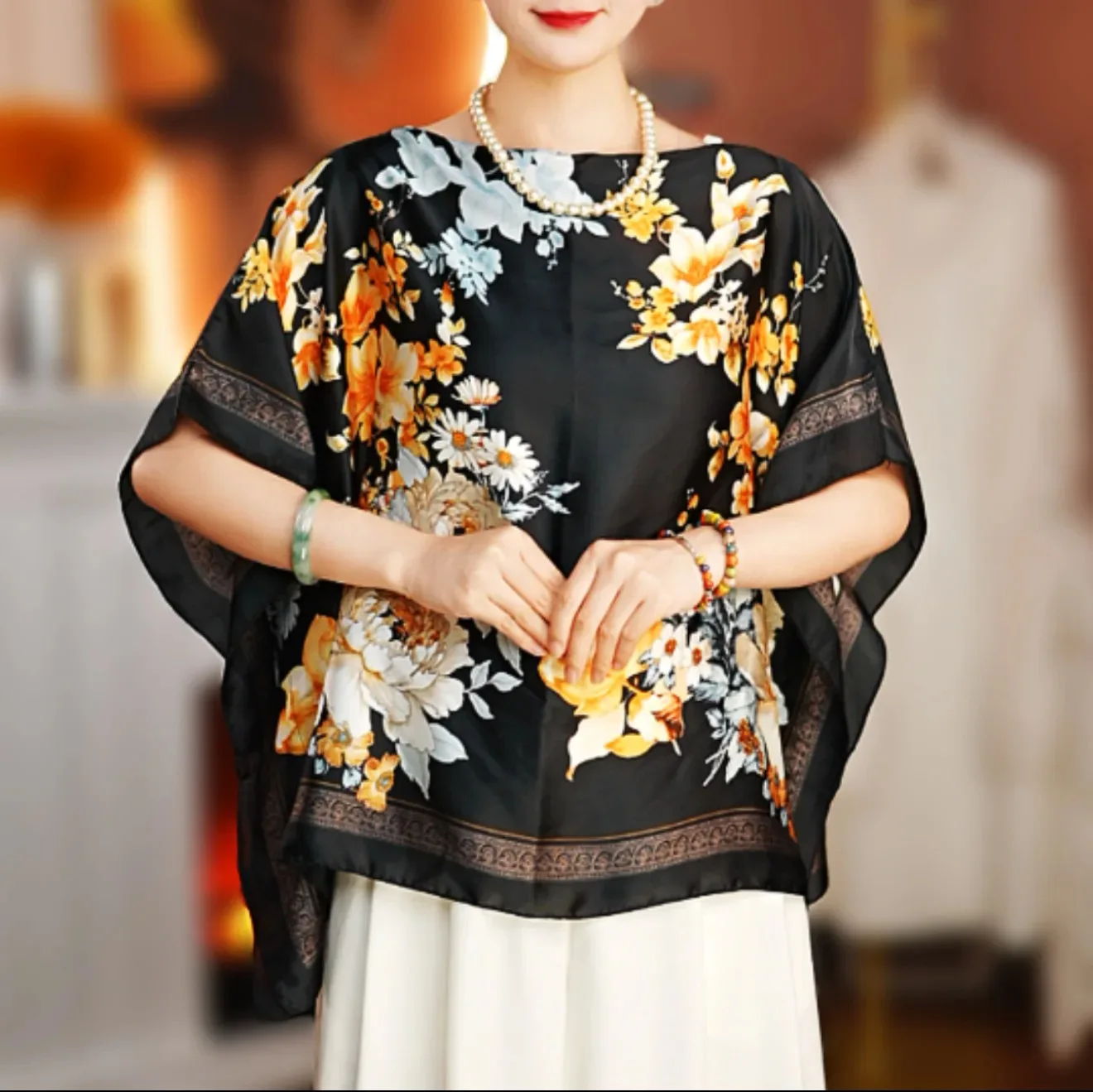 Summer Poncho air-conditioned room, versatile sunscreen cape fashionable pullover short sunscreen shawl women Cloak
Summer Poncho air-conditioned room, versatile sunscreen cape fashionable pullover short sunscreen shawl women Cloak