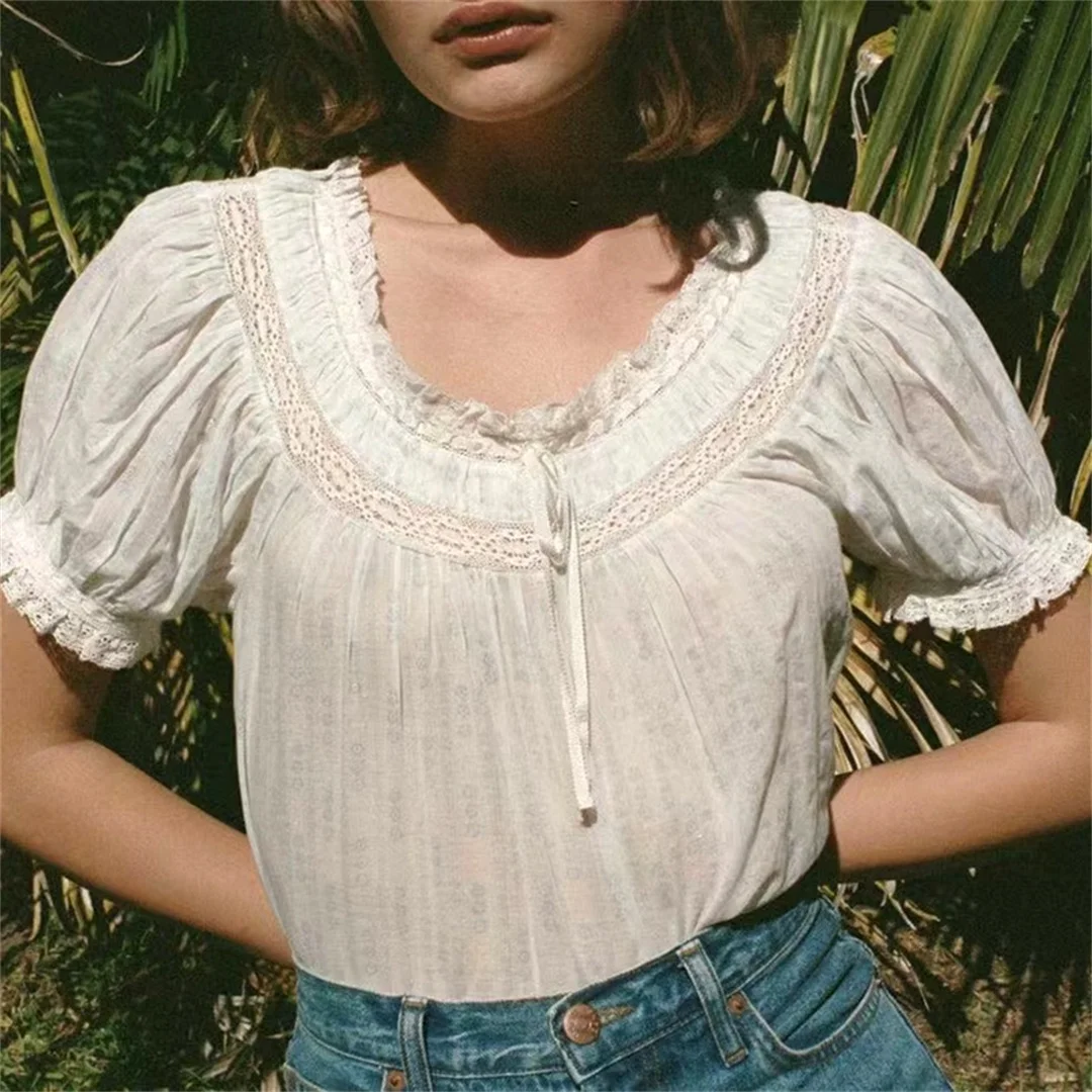 American Doe Style Lace Tie Girl Shirt Sweet Spring White Blouse High Waist Splice Cotton Blend Short Sleeve round Neck
American Doe Style Lace Tie Girl Shirt Sweet Spring White Blouse High Waist Splice Cotton Blend Short Sleeve round Neck