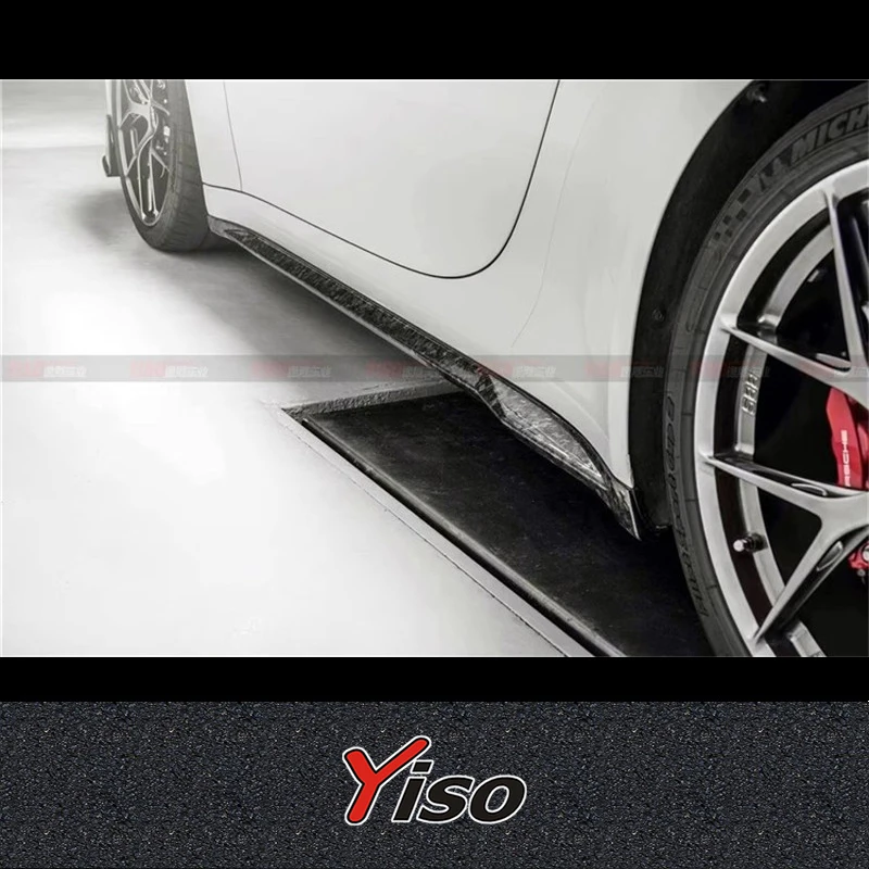 Suitable 992 911 carbon fiber front lip 911 modified FD rear spoiler side skirt encircling modification
Suitable 992 911 carbon fiber front lip 911 modified FD rear spoiler side skirt encircling modification