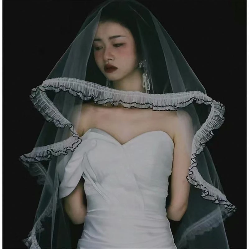 X5XA Gothic Wedding Bride Veil with Pleated Lace Trim Girls Bride Long Tulle Wedding Tiaras for Halloween Women Photography
X5XA Gothic Wedding Bride Veil with Pleated Lace Trim Girls Bride Long Tulle Wedding Tiaras for Halloween Women Photography