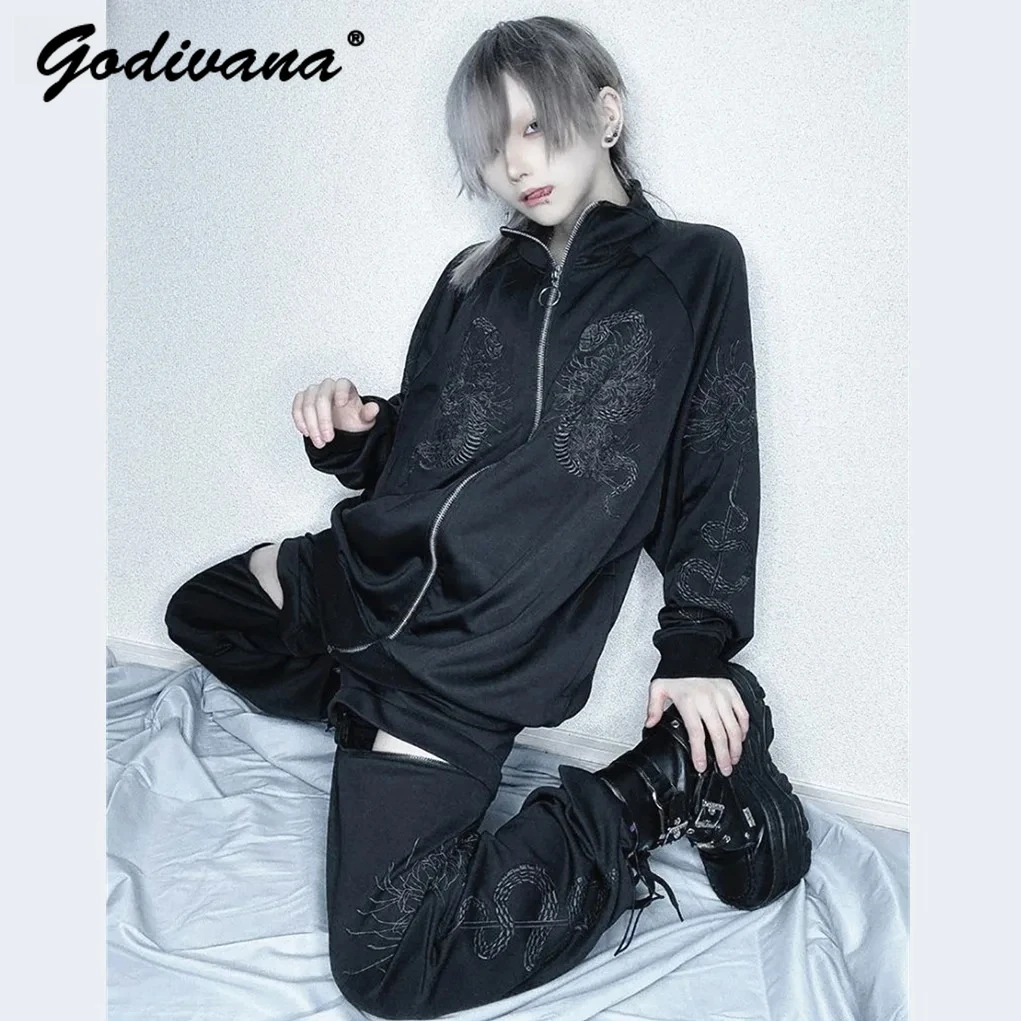 Japanese New Streetwear Heavy Industry Snake Embroidery Sports Zipper Jacket Casual Detachable Pants Gothic Black Sports Suit
Japanese New Streetwear Heavy Industry Snake Embroidery Sports Zipper Jacket Casual Detachable Pants Gothic Black Sports Suit