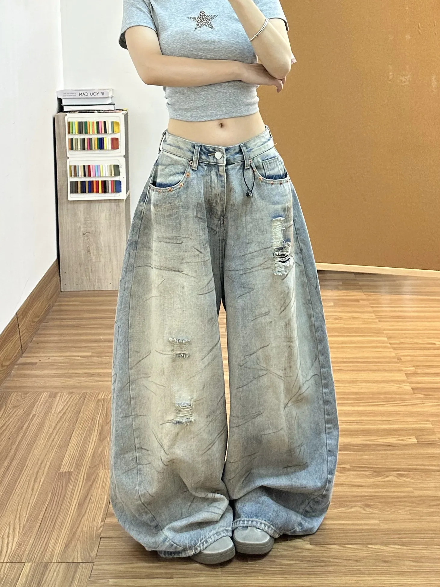 American Deserted Style Men Women Jeans Knife Ripped Loose Fit Summer New Arrival Slimming Wide Leg Pants
American Deserted Style Men Women Jeans Knife Ripped Loose Fit Summer New Arrival Slimming Wide Leg Pants