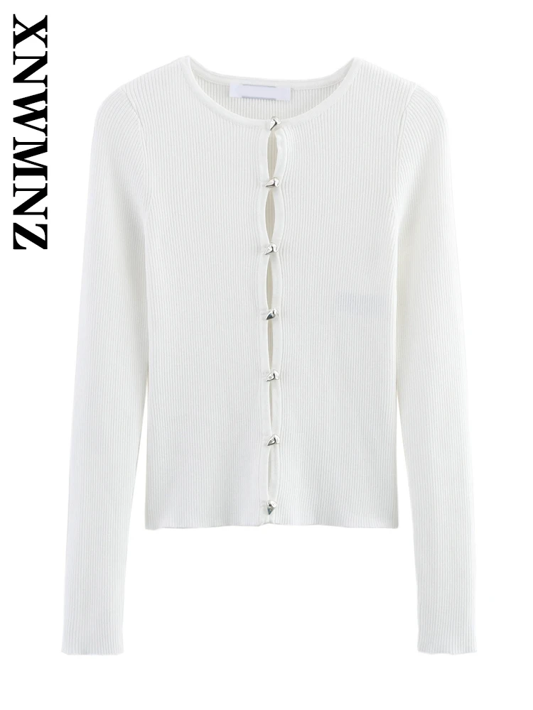 XNWMNZ 2025 Spring New Woman's Classic Knitted Outerwear Sweater Casual Woman Solid Color Long Sleeve V-Collar Top Ruffles Coat
XNWMNZ 2025 Spring New Woman's Classic Knitted Outerwear Sweater Casual Woman Solid Color Long Sleeve V-Collar Top Ruffles Coat