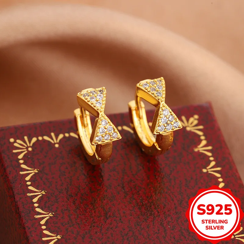 Stylish, Compact and Genuine S925 Silver Yellow Full Diamond Bow Earrings for Women, Versatile and Temperamental
Stylish, Compact and Genuine S925 Silver Yellow Full Diamond Bow Earrings for Women, Versatile and Temperamental