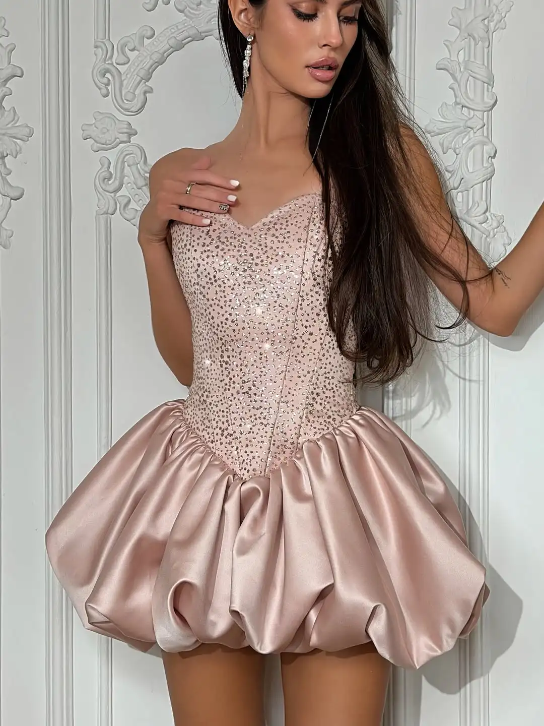 Blush Pink Strapless Homecoming Dress with Sequin Bodice and Satin Bubble Skirt Short Party Dress Women's Formal Evening Gown
Blush Pink Strapless Homecoming Dress with Sequin Bodice and Satin Bubble Skirt Short Party Dress Women's Formal Evening Gown