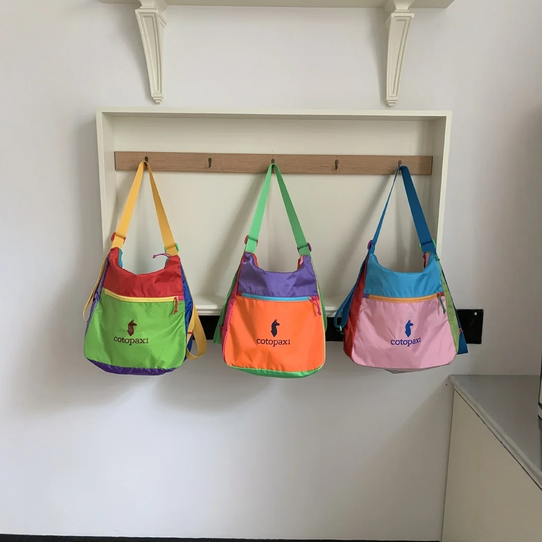 Retro Patchwork Shoulder Bag - Casual Tote Bag for School, Work, and Outdoor Adventures
Retro Patchwork Shoulder Bag - Casual Tote Bag for School, Work, and Outdoor Adventures