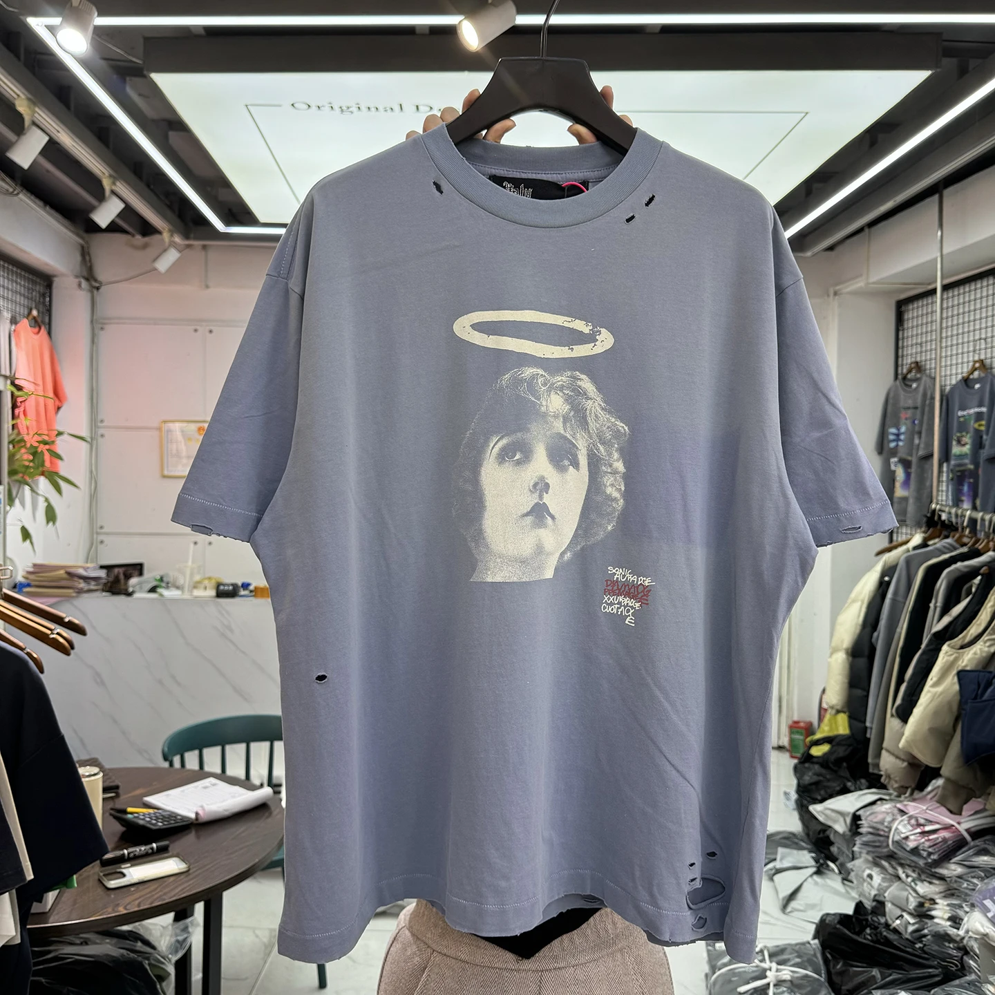 PALY 26SS Vintage Portrait Print Loose Fit Short Sleeve T-Shirt Washed Distressed American Style Cotton round Neck Tee
PALY 26SS Vintage Portrait Print Loose Fit Short Sleeve T-Shirt Washed Distressed American Style Cotton round Neck Tee
