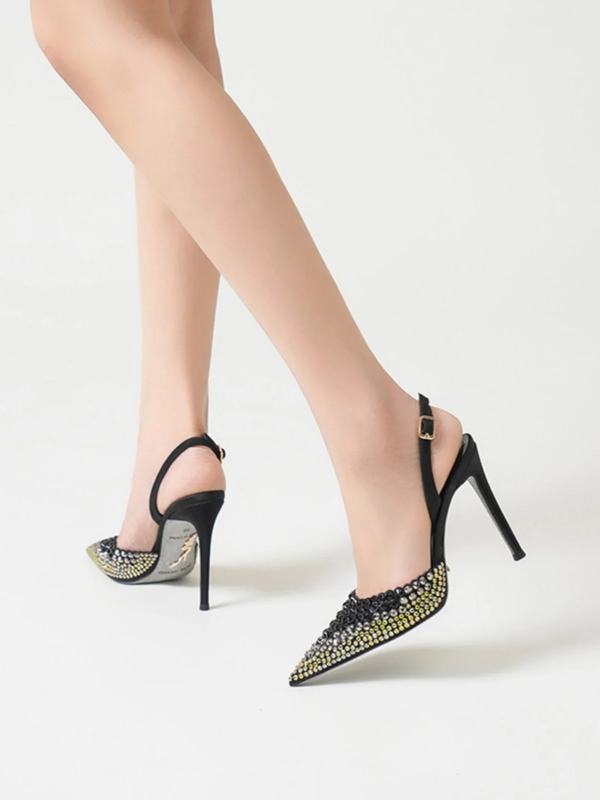 New Summer High Heels Women's Black Temperament One Button Strap with Thin Heel Water Diamond Pointed Headcap Sandals
New Summer High Heels Women's Black Temperament One Button Strap with Thin Heel Water Diamond Pointed Headcap Sandals