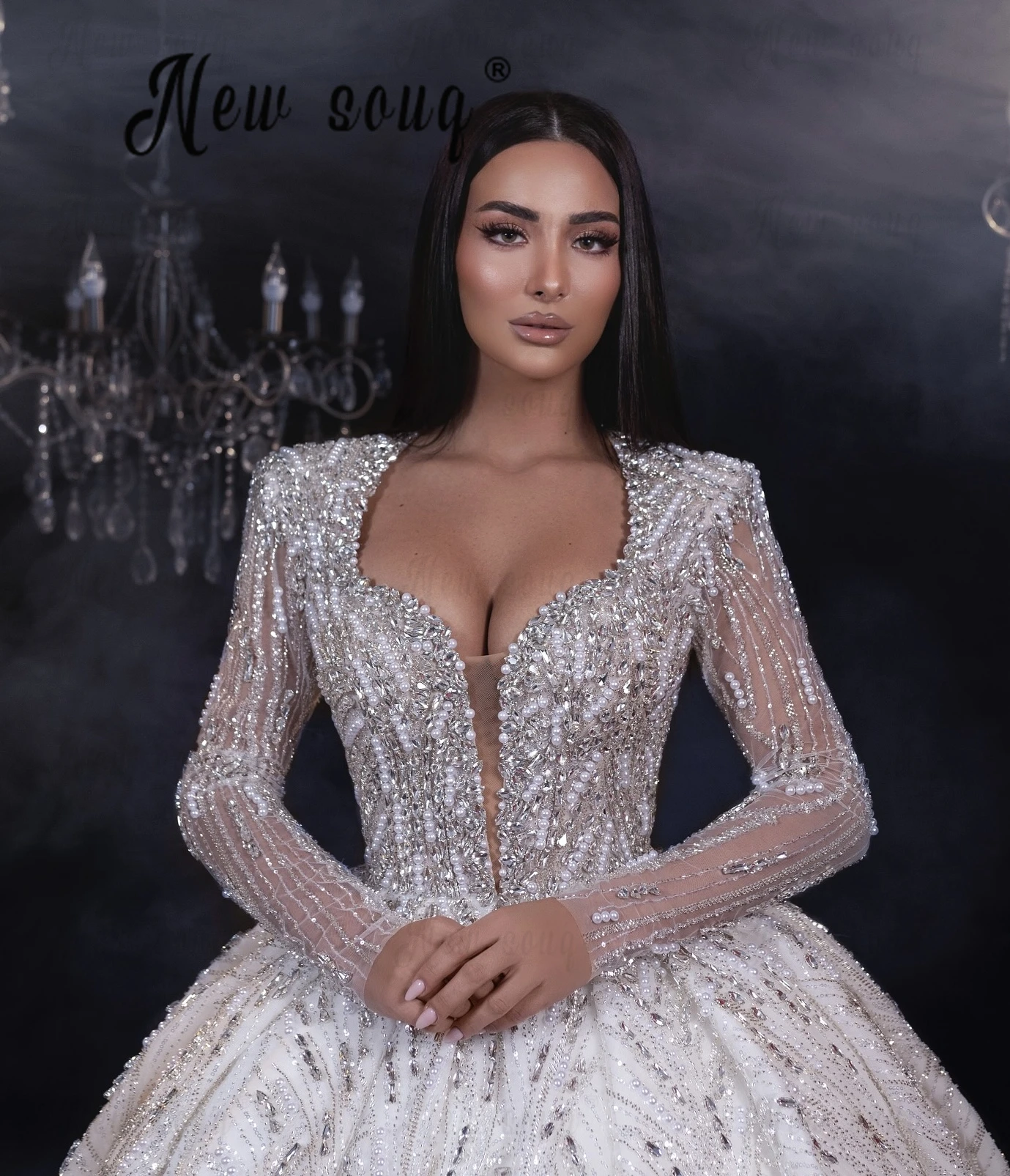 Customized Ball Gown African Wedding Dress Long Sleeve Princess White Bridal Gowns Customized Plunging Neck Vestido De Novia
Customized Ball Gown African Wedding Dress Long Sleeve Princess White Bridal Gowns Customized Plunging Neck Vestido De Novia