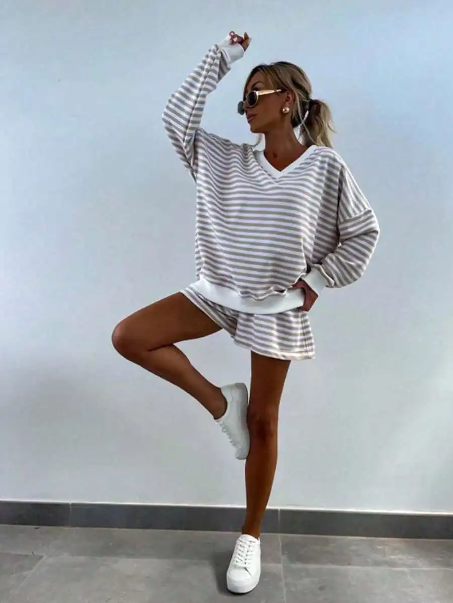 2 Pieces Set Spring Autumn Striped V-Neck Long Sleeve Loose Top And Shorts Casual Women Outfit
2 Pieces Set Spring Autumn Striped V-Neck Long Sleeve Loose Top And Shorts Casual Women Outfit