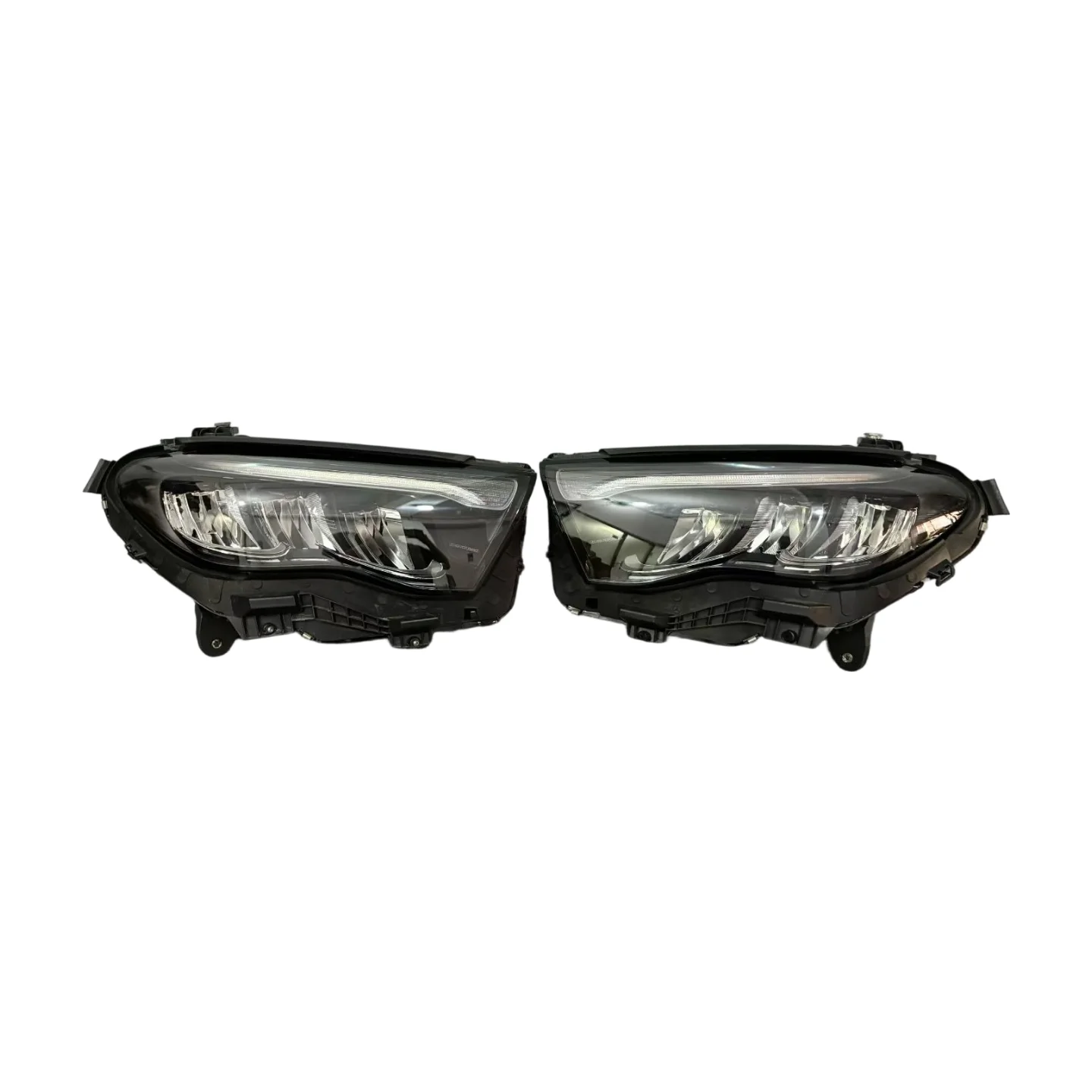 ForMercedes Benz E300L headlight assembly E260L W214 geometric headlight low-end upgrade high-end original factory dismantled as
ForMercedes Benz E300L headlight assembly E260L W214 geometric headlight low-end upgrade high-end original factory dismantled as