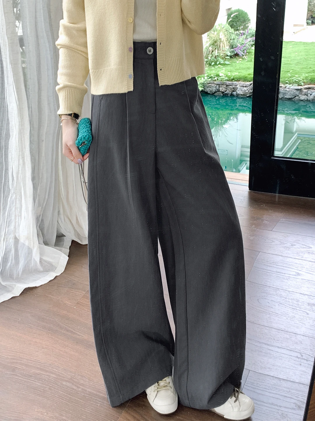 Casual Grey High Waist Elastic Waist Commuter Friendly Straight Leg Pants Versatile Loose Fit Workwear Suitable for Ladies
Casual Grey High Waist Elastic Waist Commuter Friendly Straight Leg Pants Versatile Loose Fit Workwear Suitable for Ladies