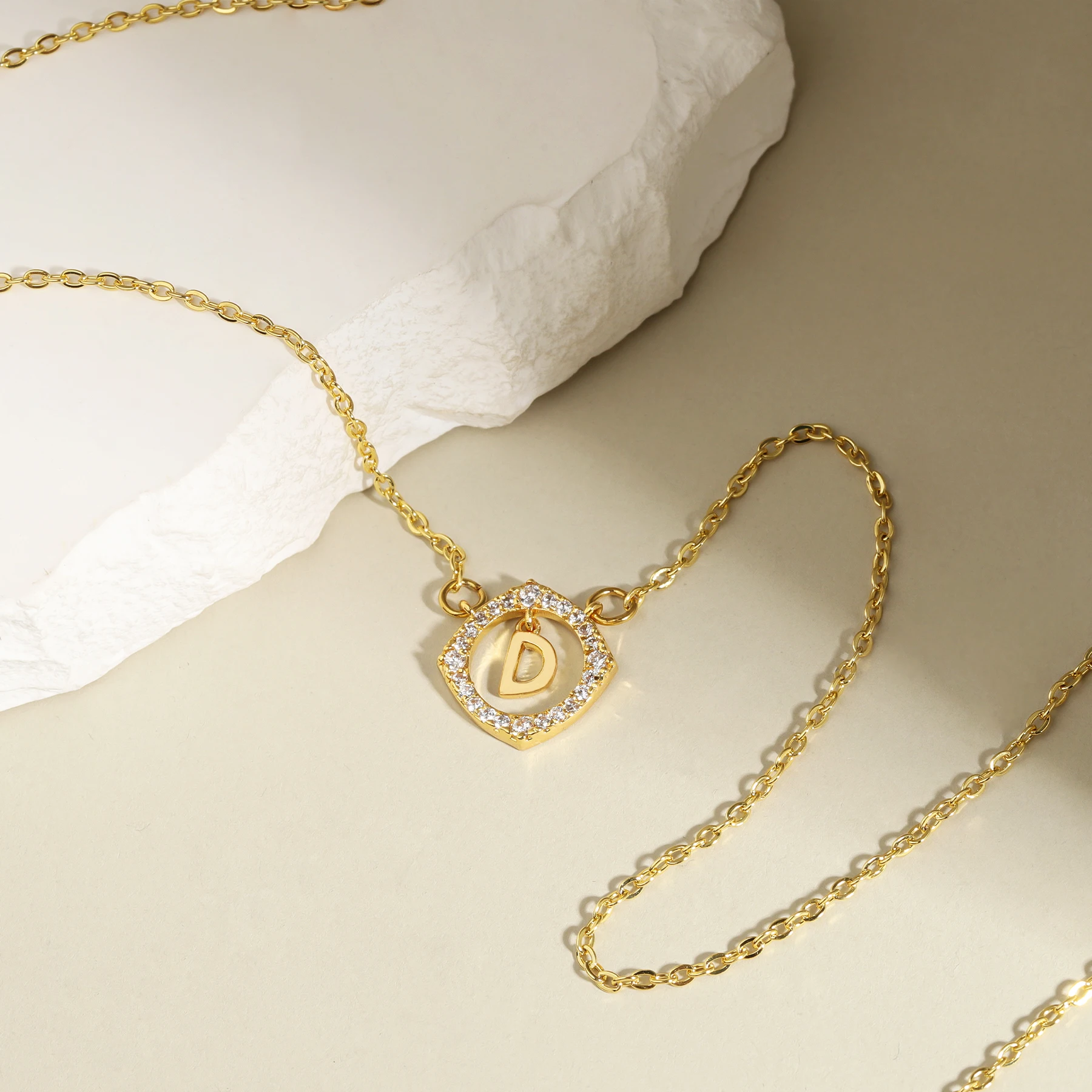 Personalized Initial Necklace Zircon Frame 18K Gold Plated Letter Charm Pendant Dainty Gift for Women
Personalized Initial Necklace Zircon Frame 18K Gold Plated Letter Charm Pendant Dainty Gift for Women