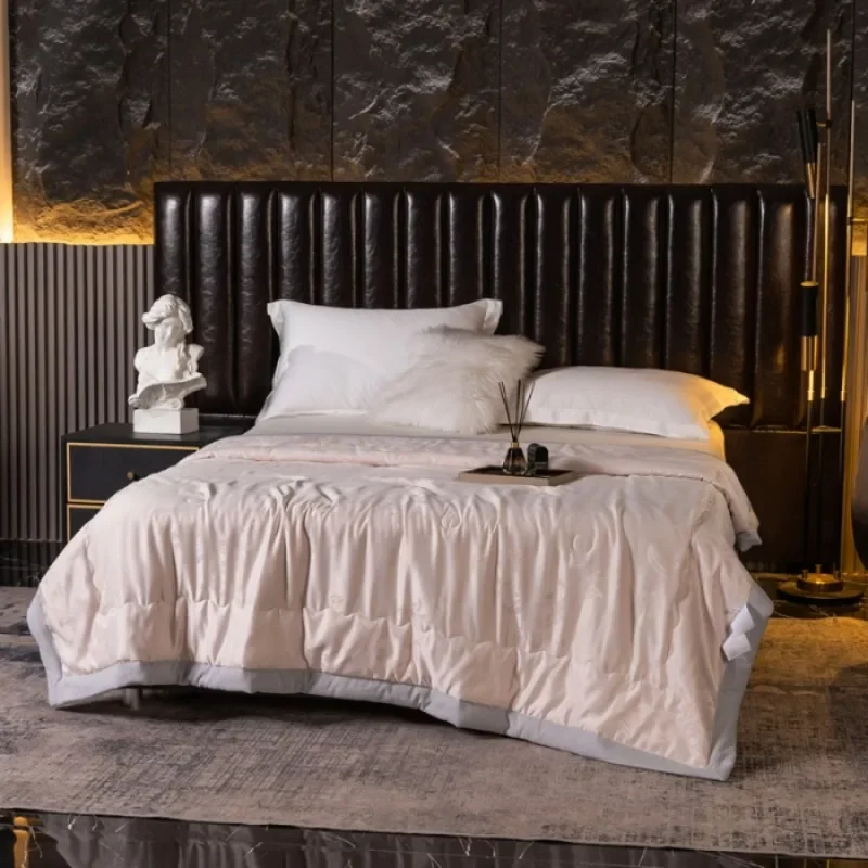 New European soft skin satin jacquard single summer quilt core air conditioner summer cool quilt
New European soft skin satin jacquard single summer quilt core air conditioner summer cool quilt
