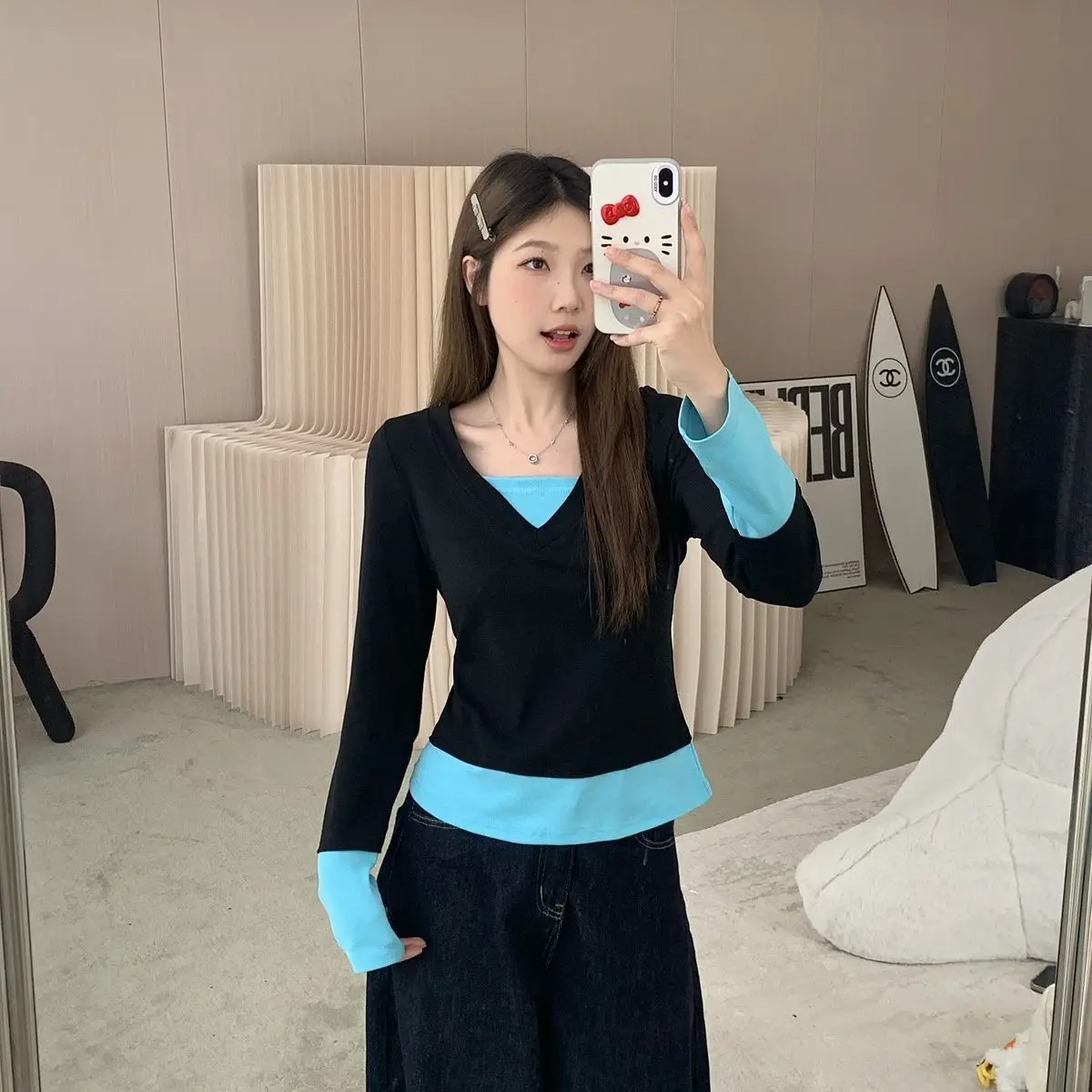 Two V-Neck Contrast Shoulder Long-Sleeved T-Shirts Girls Early Spring New Slim Loose And Versatile Casual Tops Girls Spring
Two V-Neck Contrast Shoulder Long-Sleeved T-Shirts Girls Early Spring New Slim Loose And Versatile Casual Tops Girls Spring