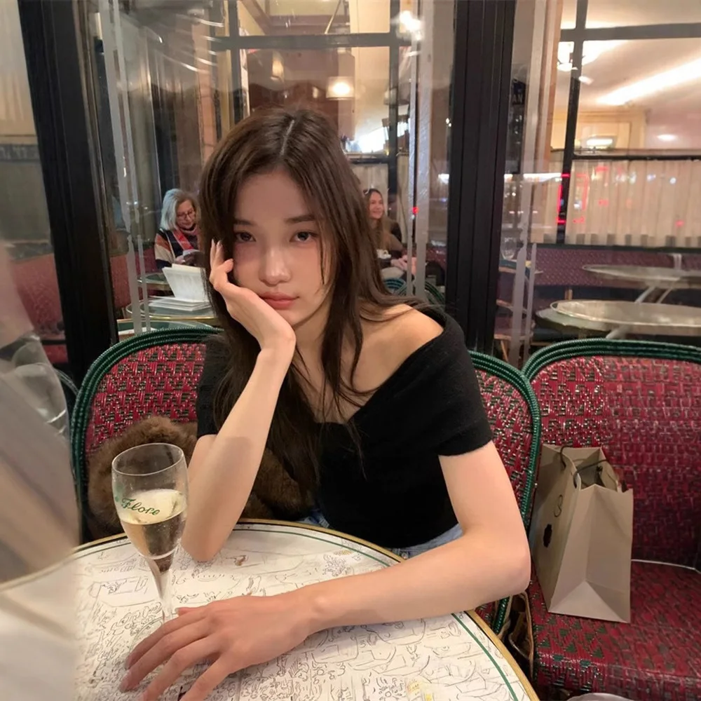 Белый вязаный свитер на одно плечо с узлом, облегающий женский свитер, весна 2021, корейский модный утягивающий топ
Белый вязаный свитер на одно плечо с узлом, облегающий женский свитер, весна 2021, корейский модный утягивающий топ