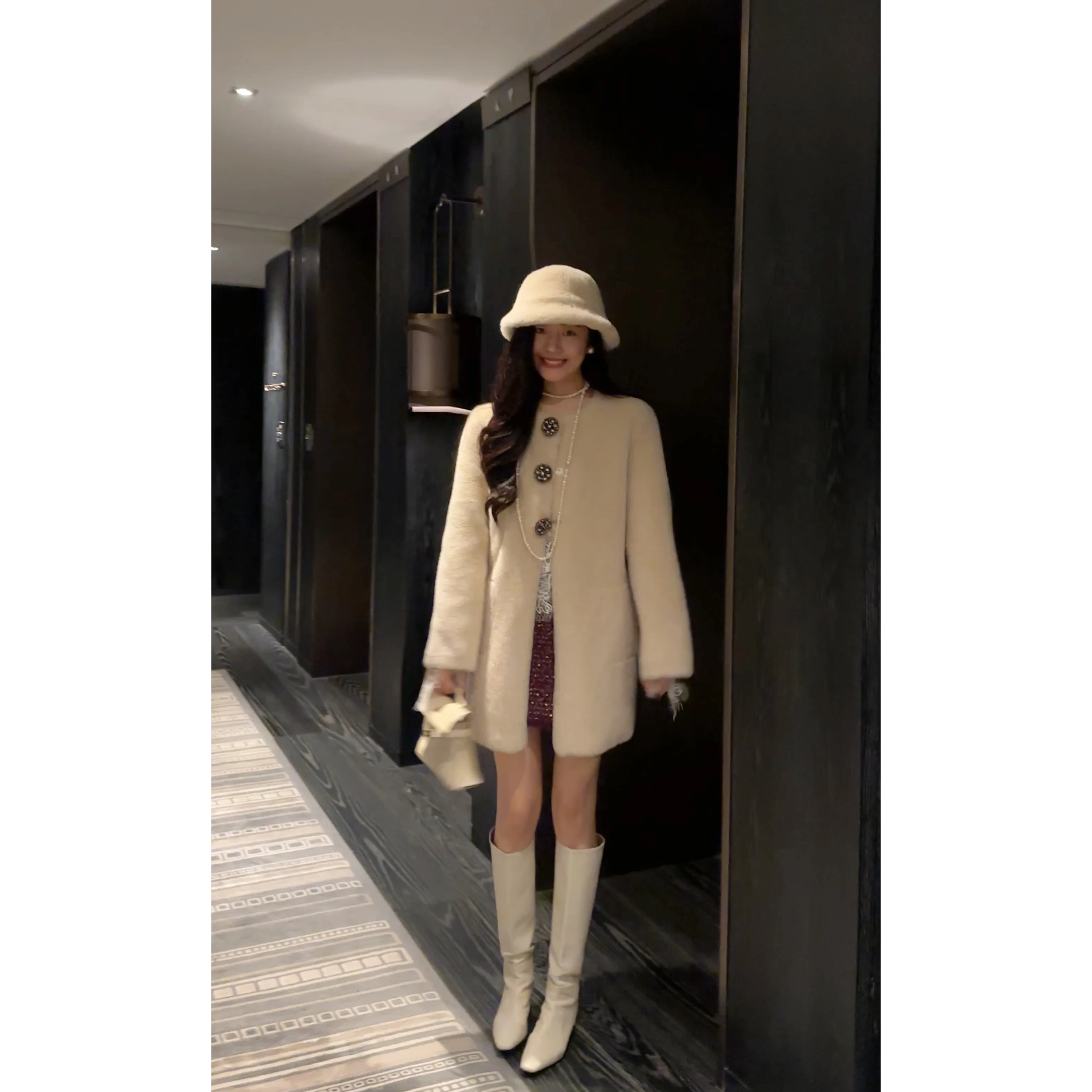 Жилет NCOU Nicole из 100% шерсти, уникальный модный осенний новый товар, женский, с длинными рукавами, круглый вырез горловины.
Жилет NCOU Nicole из 100% шерсти, уникальный модный осенний новый товар, женский, с длинными рукавами, круглый вырез горловины.