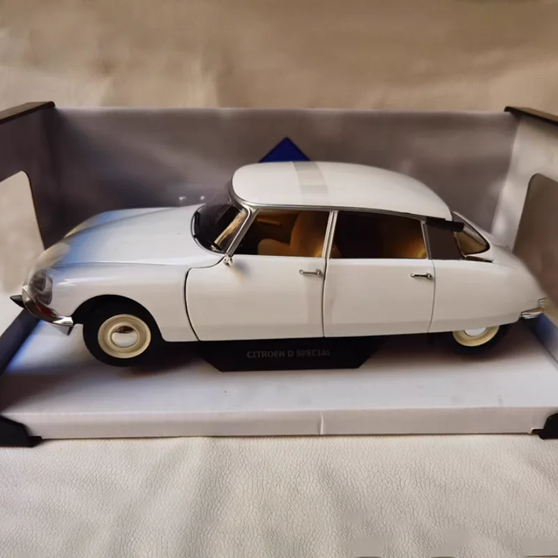 Solido масштаб 1/18 Citroen D специальный сплав модель автомобиля коллекция дисплей игрушки подарки сувениры
Solido масштаб 1/18 Citroen D специальный сплав модель автомобиля коллекция дисплей игрушки подарки сувениры