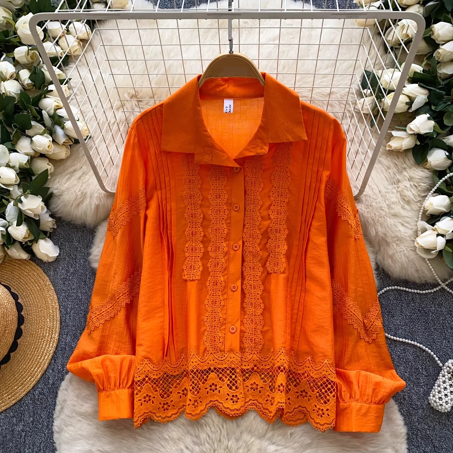 Женская блузка Clothland с кружевом, ажурная, с длинным рукавом, однотонная, модный топ, модель LB422
Женская блузка Clothland с кружевом, ажурная, с длинным рукавом, однотонная, модный топ, модель LB422