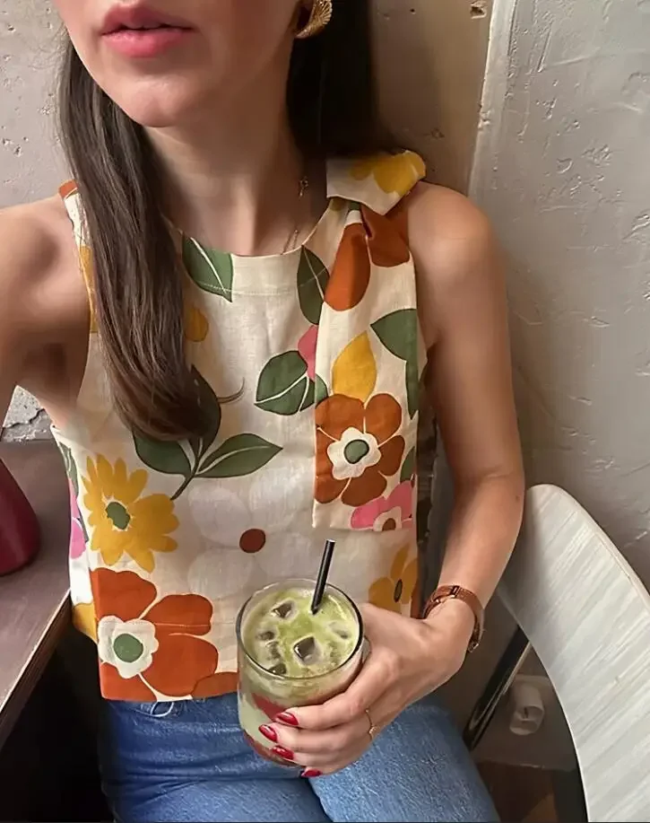 Bow Lace-Up Design Women's Vest Colourful Flower Print Sleeveless Women Slim Fashion Round Neck Short Tank Top
Bow Lace-Up Design Women's Vest Colourful Flower Print Sleeveless Women Slim Fashion Round Neck Short Tank Top