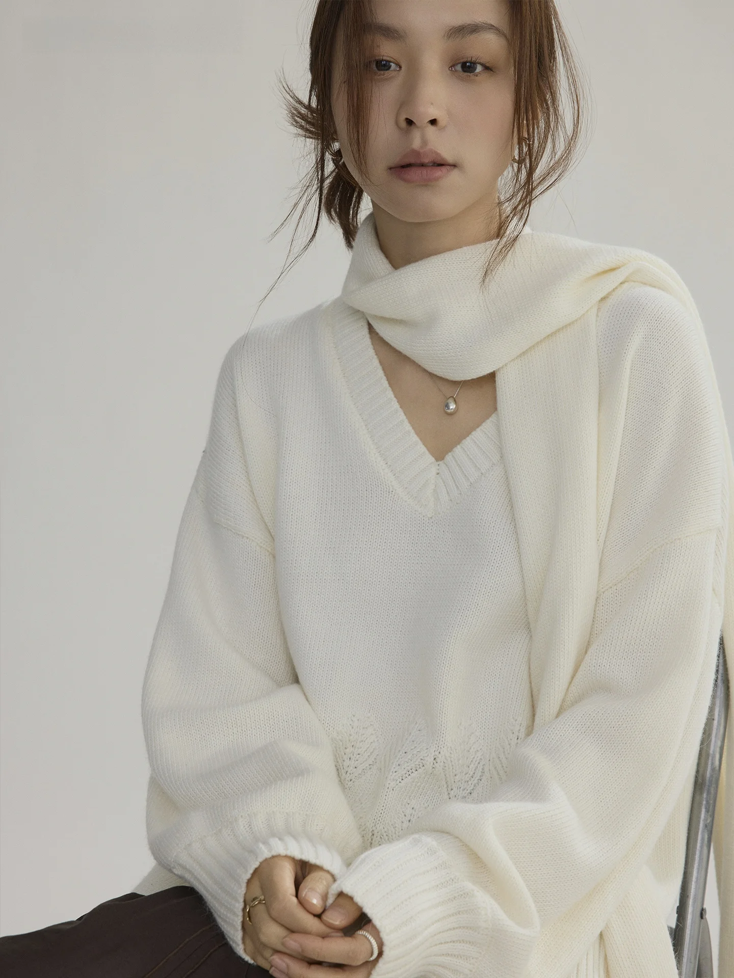 Joli Choose Lazy Style Women's Knitted Sweater V-Neck Loose Slimming with Scarf Elegant Commuting Top Polyester Blend Long Sl...
Joli Choose Lazy Style Women's Knitted Sweater V-Neck Loose Slimming with Scarf Elegant Commuting Top Polyester Blend Long Sl...