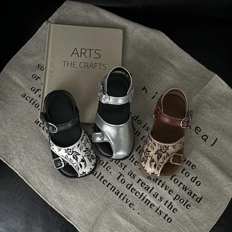 Children Casual Sandals for Girls 2025 Summer New Fashion Korean Style Soft Bottom Anti-slippery Versatile Baby Beach Shoes
Children Casual Sandals for Girls 2025 Summer New Fashion Korean Style Soft Bottom Anti-slippery Versatile Baby Beach Shoes