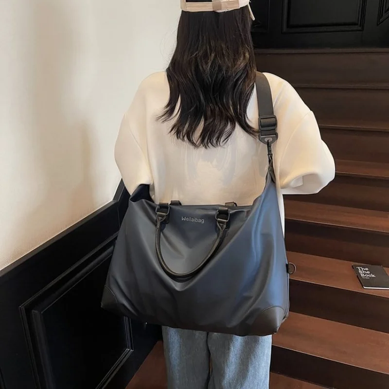 Высококачественная роскошная большая сумка, элегантная парижская модная винтажная сумка, женская повседневная сумка-мессенджер, простой кожаный покупатель
Высококачественная роскошная большая сумка, элегантная парижская модная винтажная сумка, женская повседневная сумка-мессенджер, простой кожаный покупатель