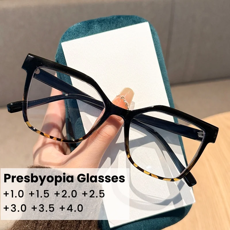 Fashionable and Versatile Color Blocked Large Frame Presbyopia Glasses Men's and Women's High-definition Anti Blue Light Glasses
Fashionable and Versatile Color Blocked Large Frame Presbyopia Glasses Men's and Women's High-definition Anti Blue Light Glasses