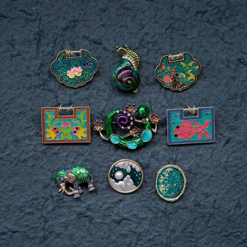 Antique Chinese style Enamel Animal Brooches High End Vintage Elegant Metal Pins Women Accessorie
Antique Chinese style Enamel Animal Brooches High End Vintage Elegant Metal Pins Women Accessorie