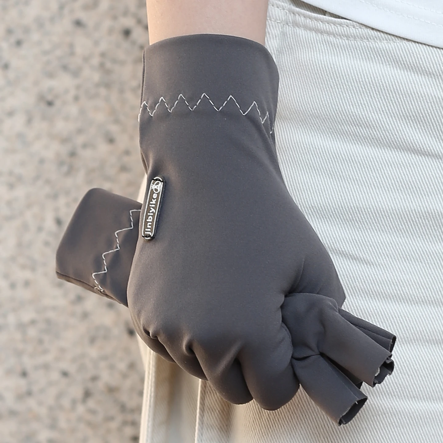 1 Pairs Of Sun Protection And Sunshade Sports Gloves For Cycling Running Fishing And Outdoor Activities Cool Refreshing 5-Finger
1 Pairs Of Sun Protection And Sunshade Sports Gloves For Cycling Running Fishing And Outdoor Activities Cool Refreshing 5-Finger