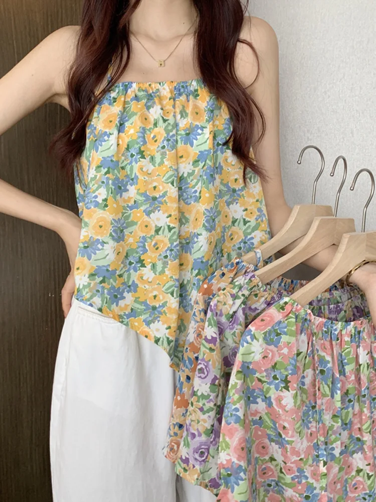 crushed flower hanging neck Small suspenders Vests Women's summer New Style Loose Outer Tops Fashionable Women's Clothing
crushed flower hanging neck Small suspenders Vests Women's summer New Style Loose Outer Tops Fashionable Women's Clothing
