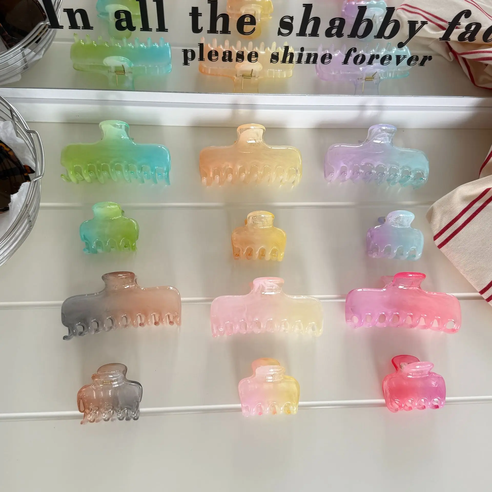 High Quality Shark Hair Clip Gradient Jelly Color Acrylic Dreamy Ombre Versatile for Women Daily Updo Sweet Summer
High Quality Shark Hair Clip Gradient Jelly Color Acrylic Dreamy Ombre Versatile for Women Daily Updo Sweet Summer