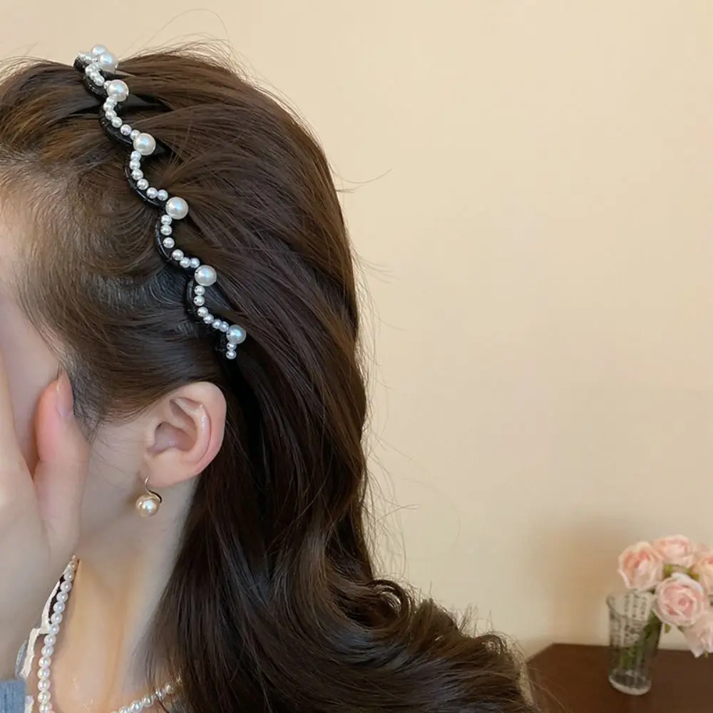 Cute Non-Slip Pearl Headband U-shaped Thin Rhinestone Hair Band Plastic Korean Style Headwear Face Wash Hairband Makeup
Cute Non-Slip Pearl Headband U-shaped Thin Rhinestone Hair Band Plastic Korean Style Headwear Face Wash Hairband Makeup