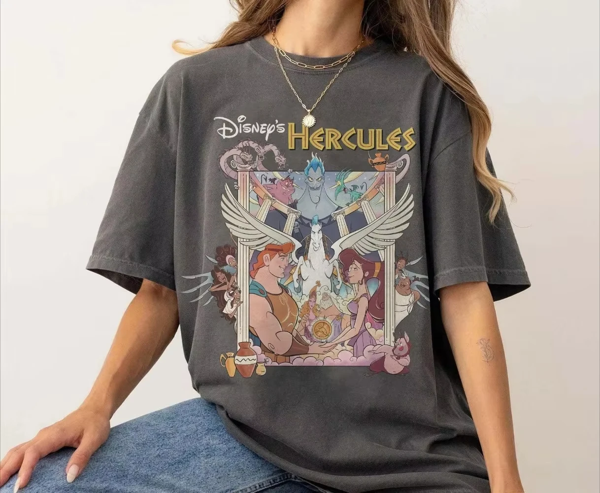 2025: последняя популярная футболка Disney с короткими рукавами в стиле ретро Hercules, свободная дышащая футболка, женская и мужская одежда
2025: последняя популярная футболка Disney с короткими рукавами в стиле ретро Hercules, свободная дышащая футболка, женская и мужская одежда