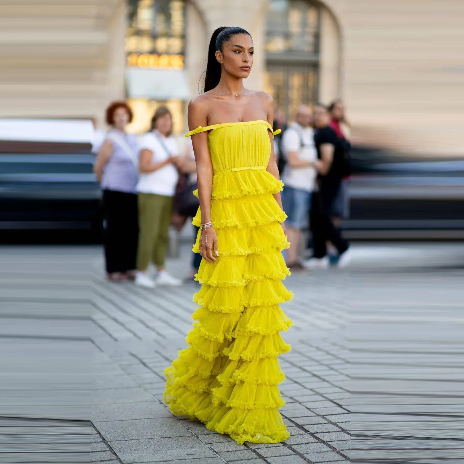 Ярко-желтое платье макси в стиле бохо 2025 с открытыми плечами и эластичной лентой, торжественное сексуальное многослойное платье без бретелек для выпускного вечера длиной до пола для женщин
Ярко-желтое платье макси в стиле бохо 2025 с открытыми плечами и эластичной лентой, торжественное сексуальное многослойное платье без бретелек для выпускного вечера длиной до пола для женщин