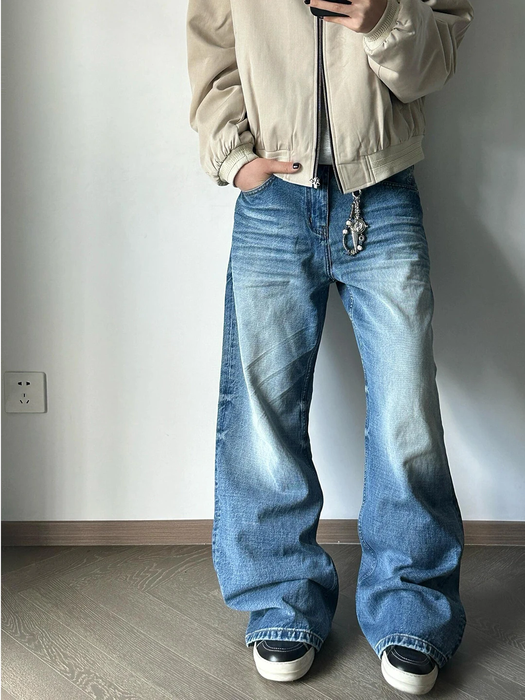 Blue Bell Bottom Jeans Men's Style American Retro Wide Leg Straight Cut Slim Fit Knife Pants Autumn Season Casual Wear
Blue Bell Bottom Jeans Men's Style American Retro Wide Leg Straight Cut Slim Fit Knife Pants Autumn Season Casual Wear