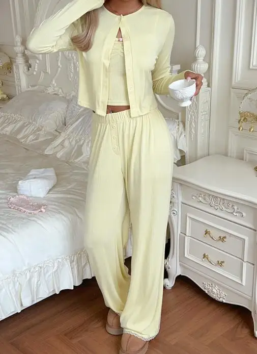 2025 Autumn/Winter New Women's Fashion Casual Sports Long Sleeve Jacket, T-shirt, Pants Two Piece Set, Women's Clothing
2025 Autumn/Winter New Women's Fashion Casual Sports Long Sleeve Jacket, T-shirt, Pants Two Piece Set, Women's Clothing