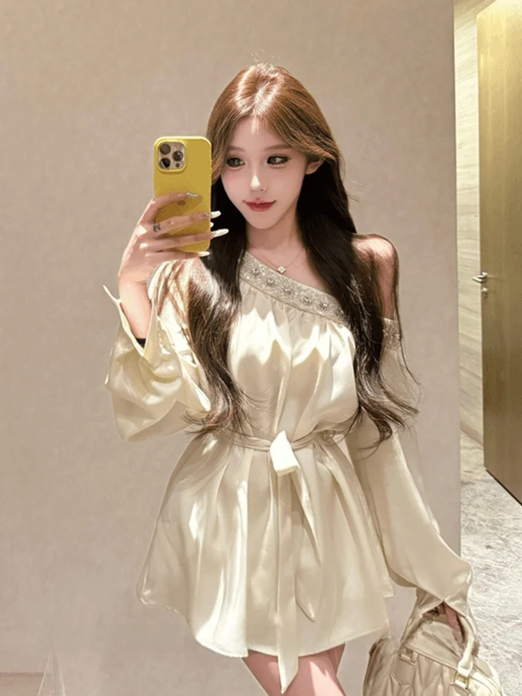 Elegant Diamond Embellished Satin Off-Shoulder Dress Women's Spring Pure Desire High-End Feeling Special Beautiful Dress
Elegant Diamond Embellished Satin Off-Shoulder Dress Women's Spring Pure Desire High-End Feeling Special Beautiful Dress