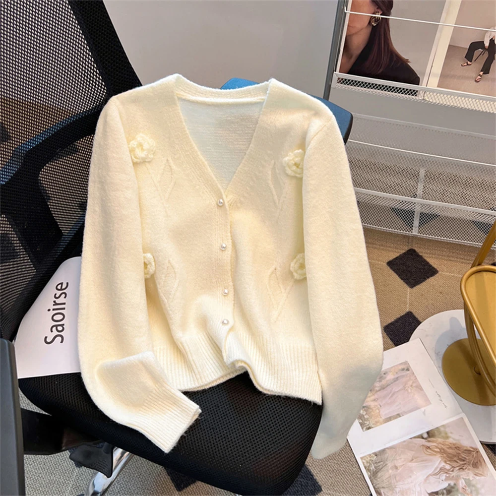 Women's White V-Neck Cardigan Long Sleeve 3D Floral Knit Sweater Harajuku Vintage Y2k Luxury Cashmere Sweater 2000s Clothes 2025
Women's White V-Neck Cardigan Long Sleeve 3D Floral Knit Sweater Harajuku Vintage Y2k Luxury Cashmere Sweater 2000s Clothes 2025