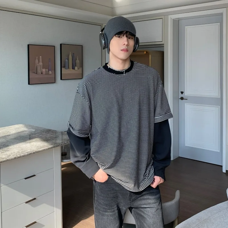 Black Striped Fake Two-piece Hoodie Men's Autumn American Retro Trendy Brand Patchwork Round-neck Long-sleeved T-shirt Fashion
Black Striped Fake Two-piece Hoodie Men's Autumn American Retro Trendy Brand Patchwork Round-neck Long-sleeved T-shirt Fashion